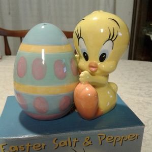 Tweety salt and pepper shakers